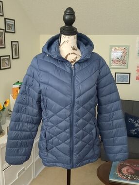 Women's Hooded Quilted Puffer Jacket in Slate Blue